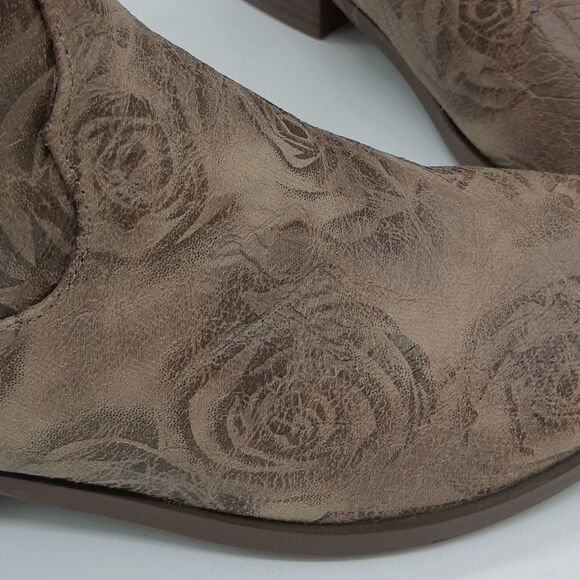 Avanti high Boots size 7 Below the Knee Embossed Taupe Balky Cement color - Picture 6 of 10